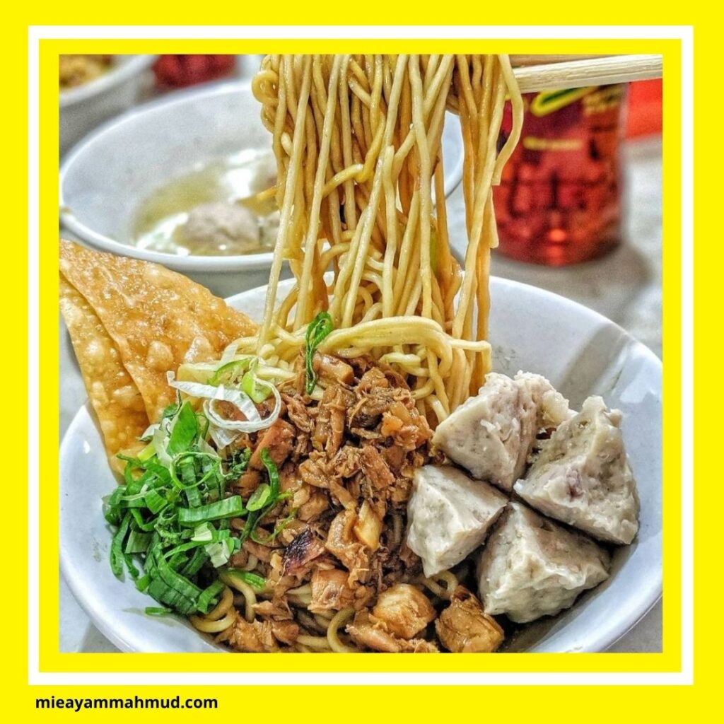 Mie Ayam & Bakso 25: Rasa yang Menghantarkan Kenangan di Jantung Cilacap